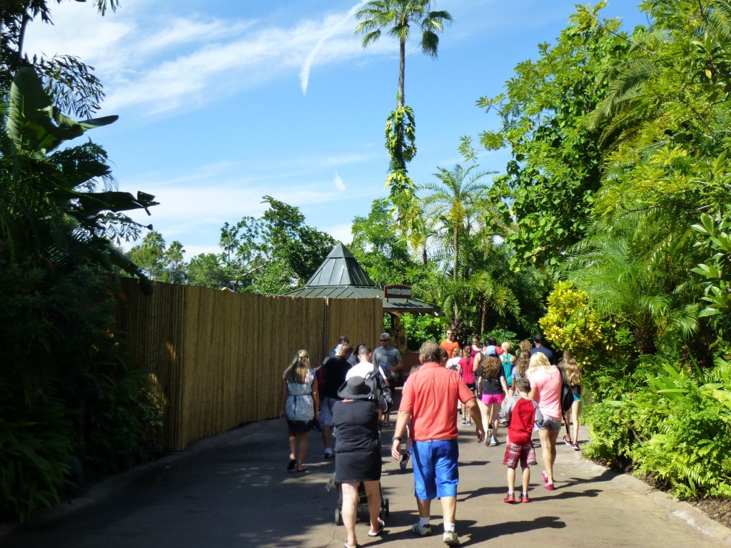 Bamboo sticks have been added to the outside of the construction walls. Looks nice.