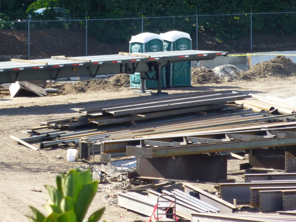 More steel arriving all the time to keep the structure growing