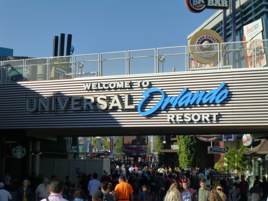 At City Walk, they replaced the Universal Orlando sign with a new version. The blue looks good, really pops.