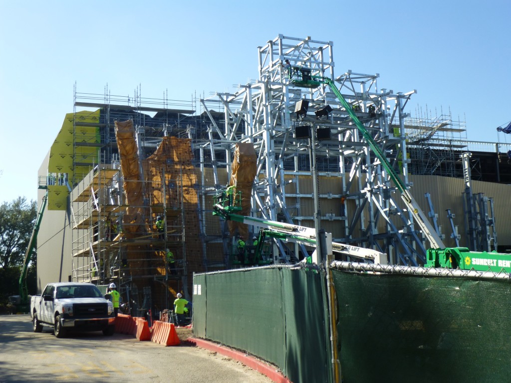 The construction zone as seen from Toon Lagoon side.