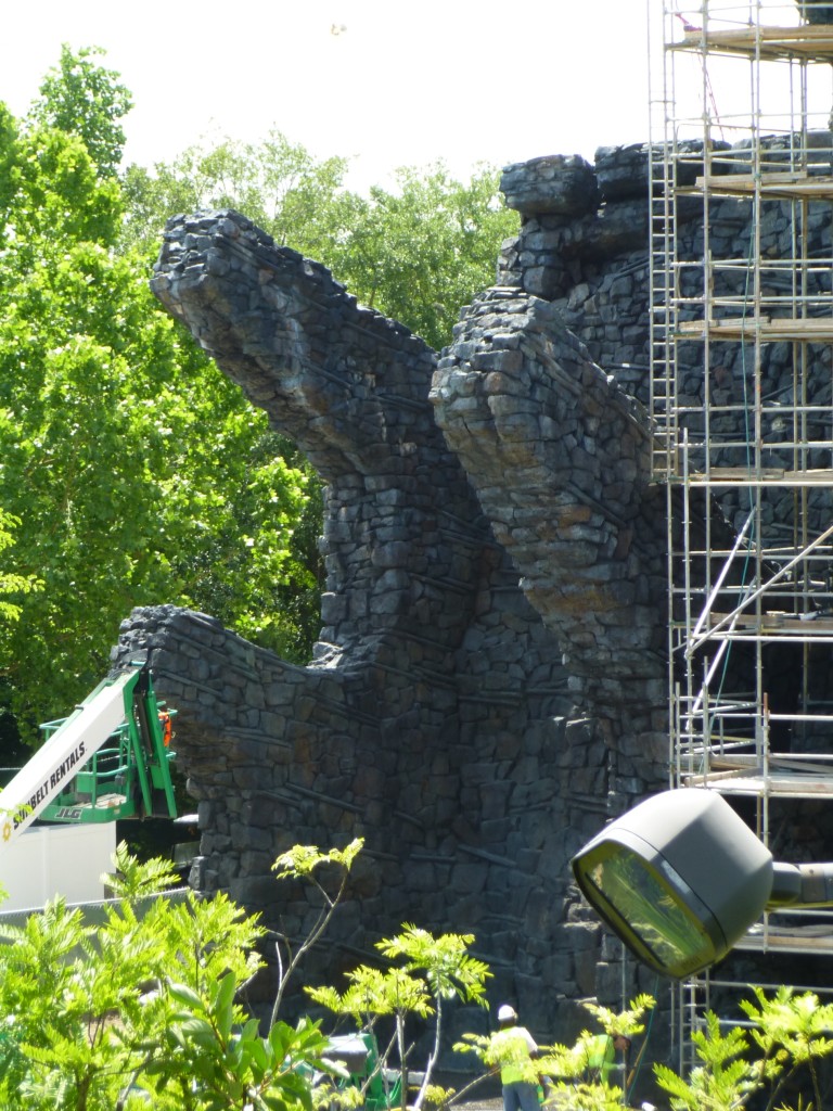 A very finished looking brickwork on the left-hand side