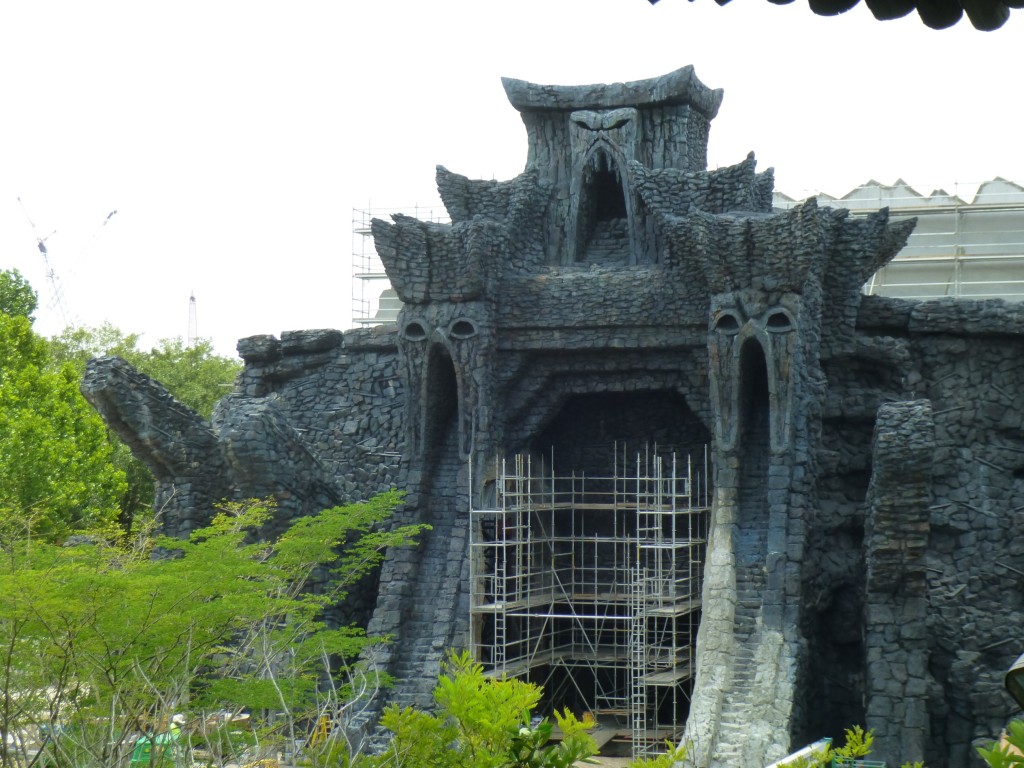 Work continues on the temple gate