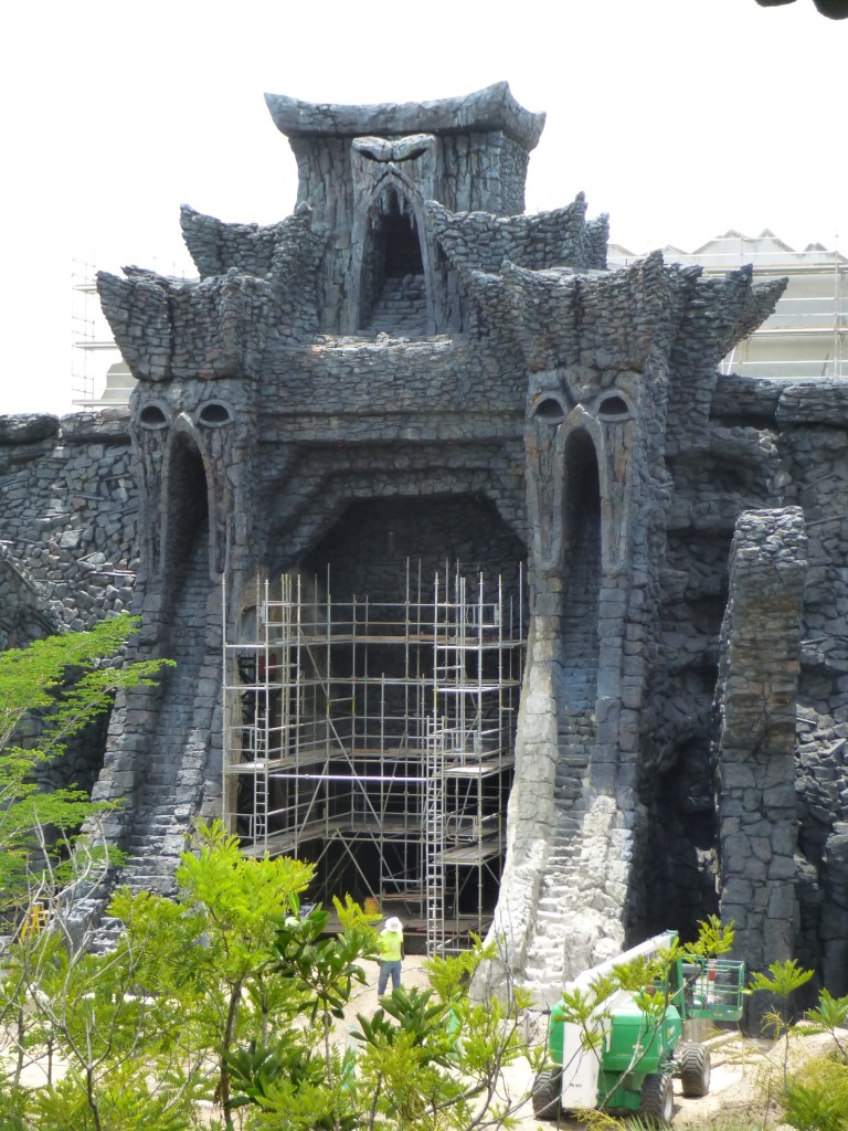 Looking into the temple gate...