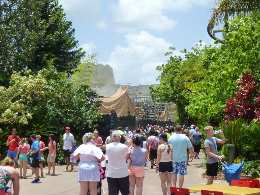 Looks as though the big Kong head arch will beckon visitors into the area, as it'll be visible from the Toon Lagoon bridge