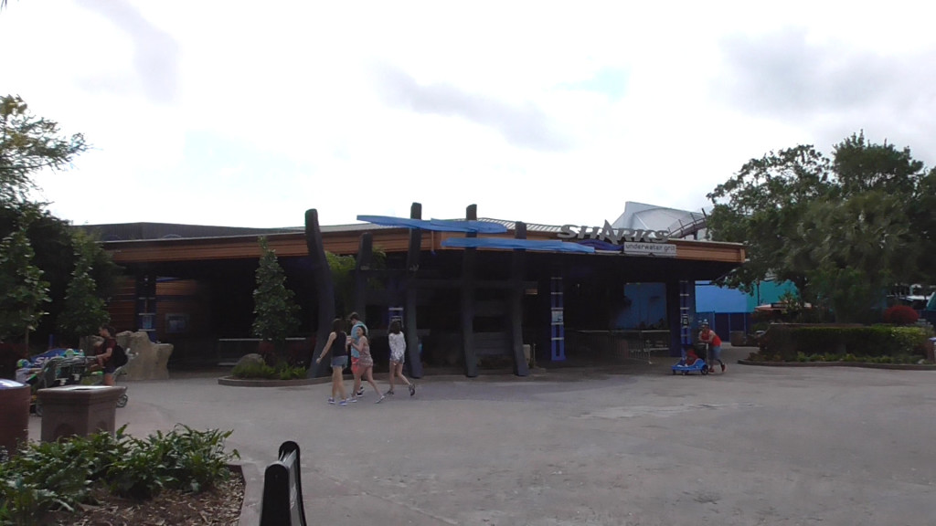 More theming by Underwater Grill