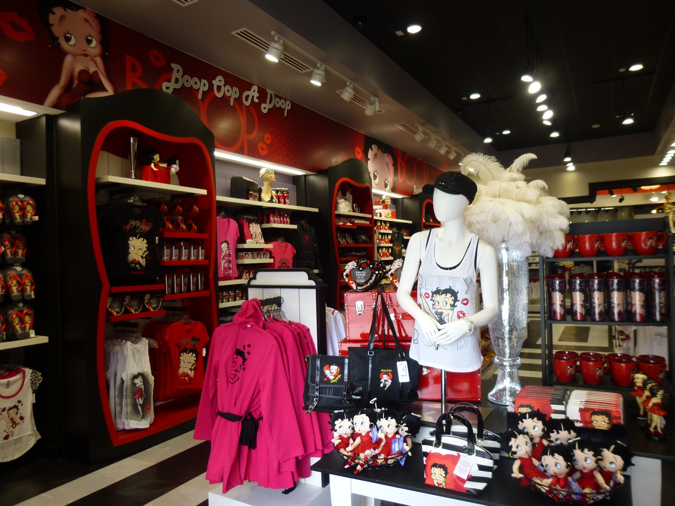 Hello Kitty Store Reopens at Universal Studios Florida