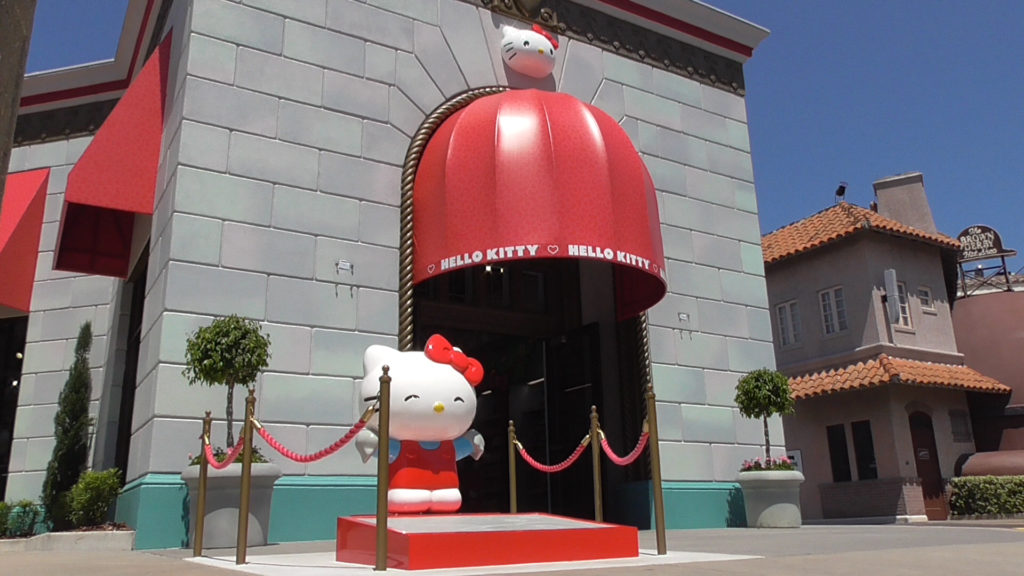 New photo spots have been added in and around the Hello Kitty store
