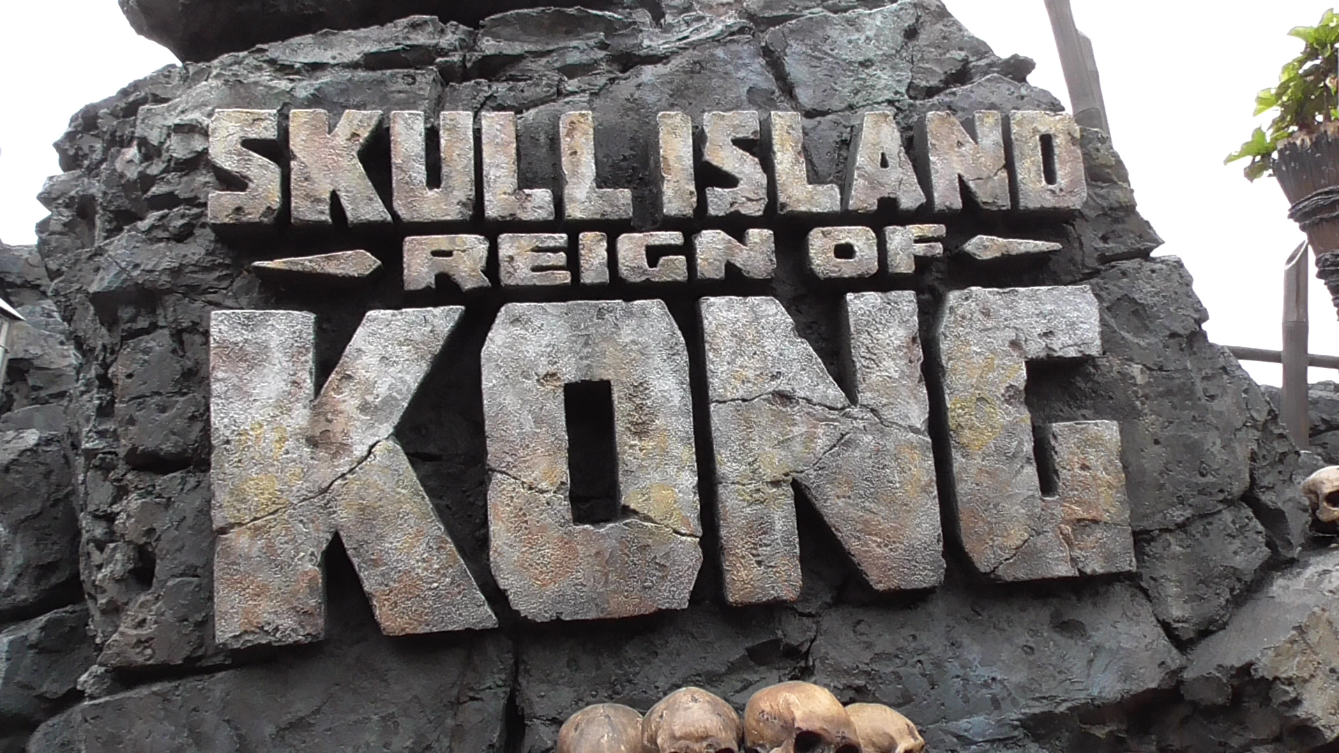 Skull Island: Reign of Kong Ride Construction Update – Coaster Nation