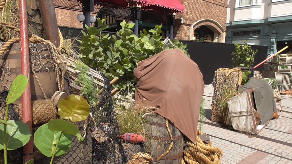 Lots of props and plants have been placed in the area