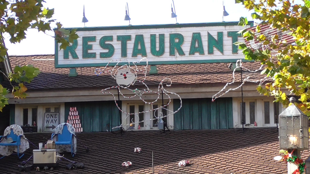 Restaurantosaurus decorations