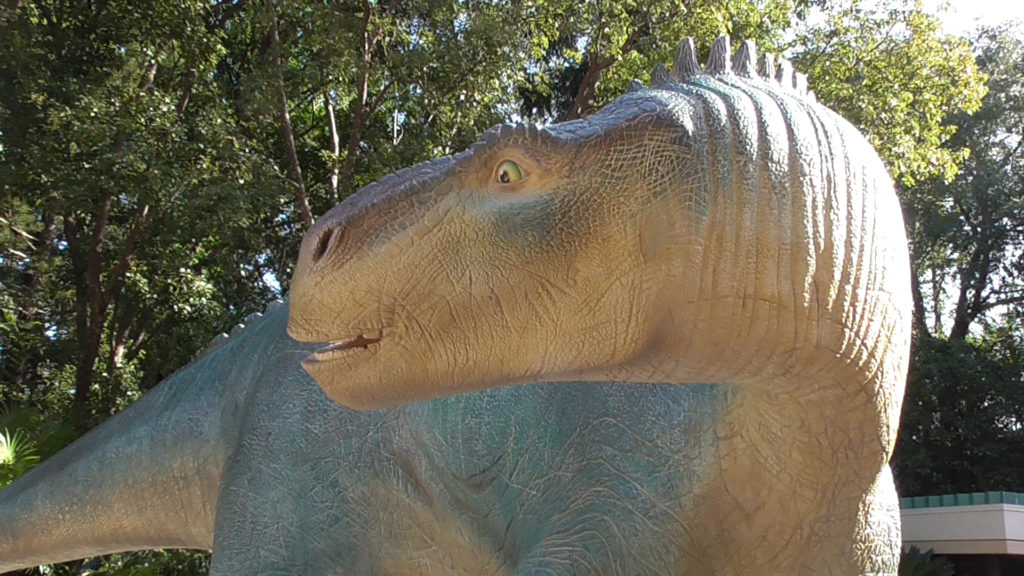 Fountain with Aladar statue filled with water again