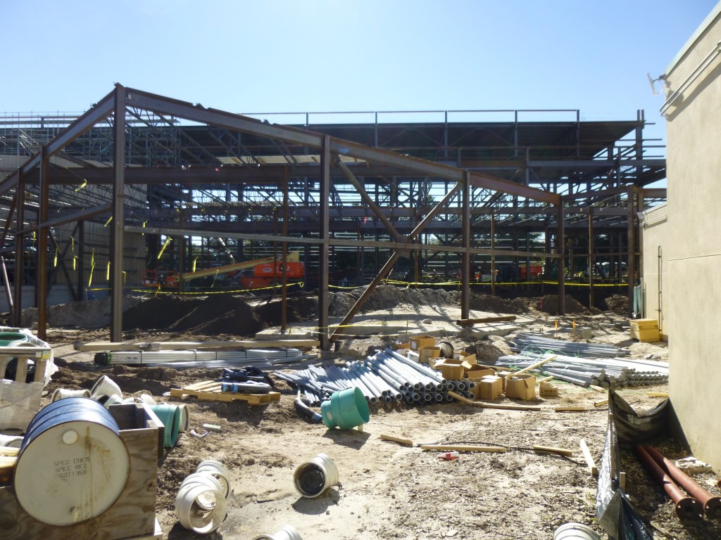 This shows the new indoor queue section. Notice how the show building continues on behind Thunder Falls restaurant on the right