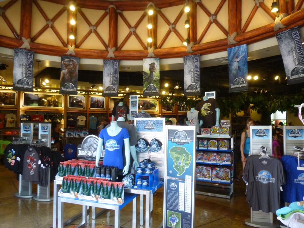 The banners really sell the Jurassic World concept. I wonder if we'll see some on the pathways one day?