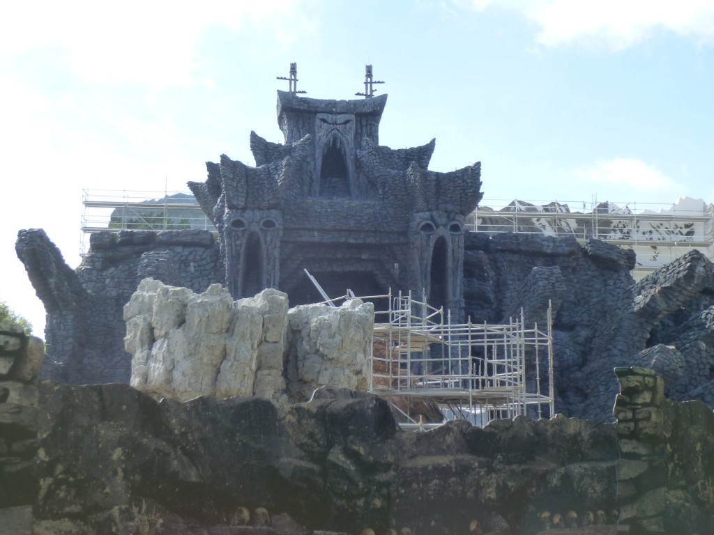 View of the temple from the front, with new structures popping up in the foreground