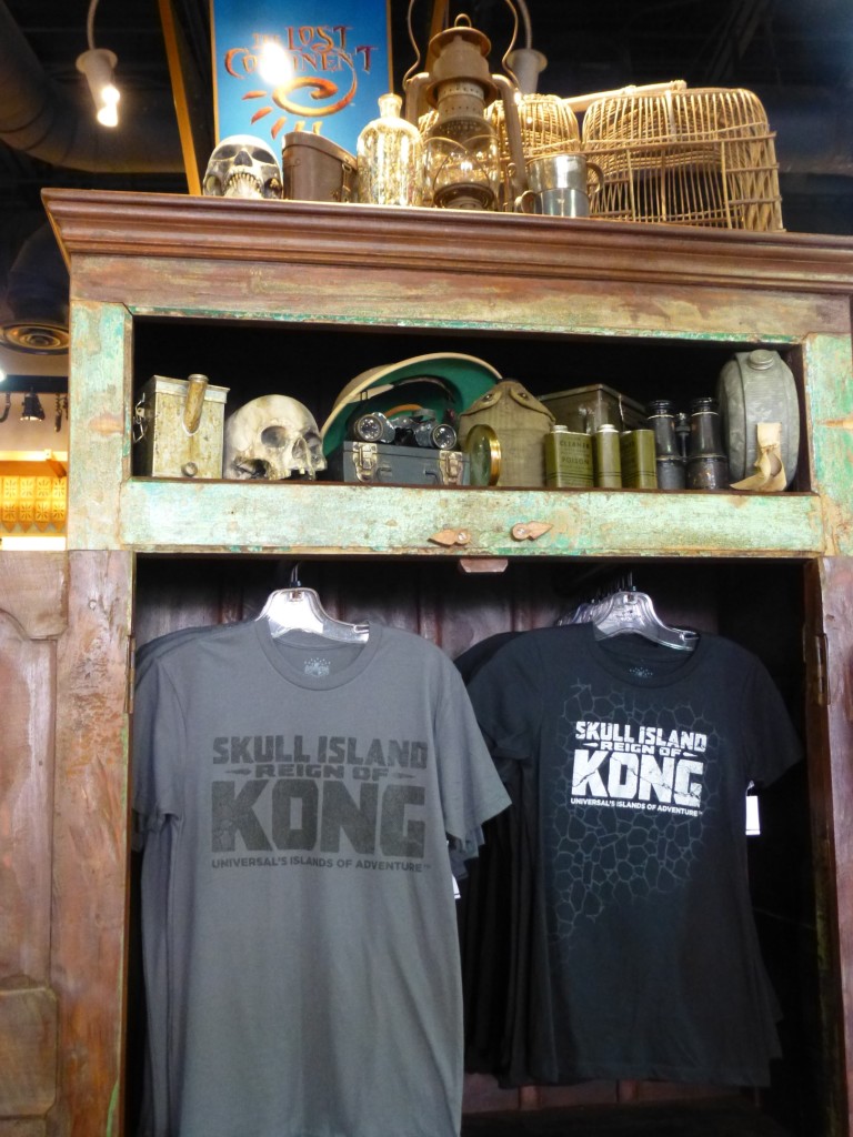 Expedition decor and logo shirts