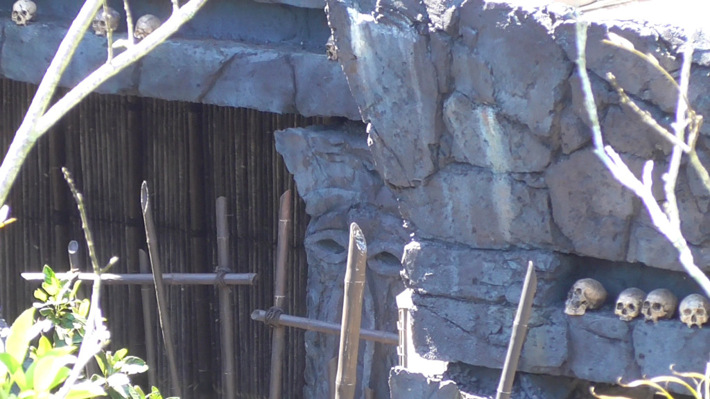 Bamboo wall separating parts of the queue