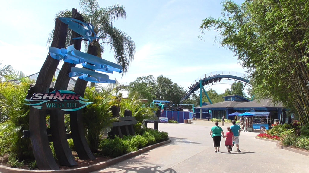 Entering the themed area "Shark Wreck Reef"