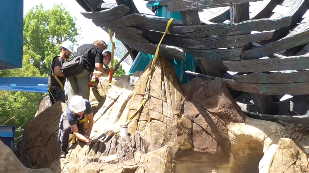 Painting coral and underwater rockwork