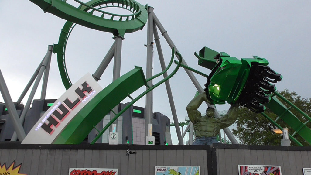 The Hulk sign alternates between green and red