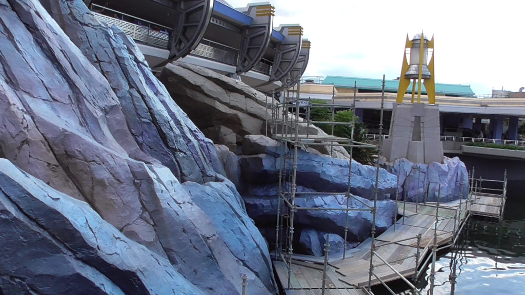 Access catwalk and scaffolding in place