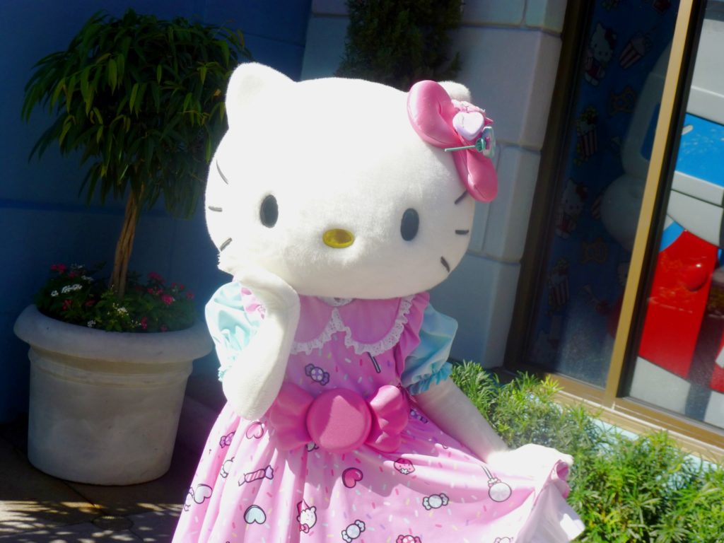 Hello Kitty says bye bye, until next time!